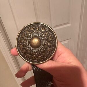Ornate Round Antique Brass Belt Buckle - Gold Tone m/l